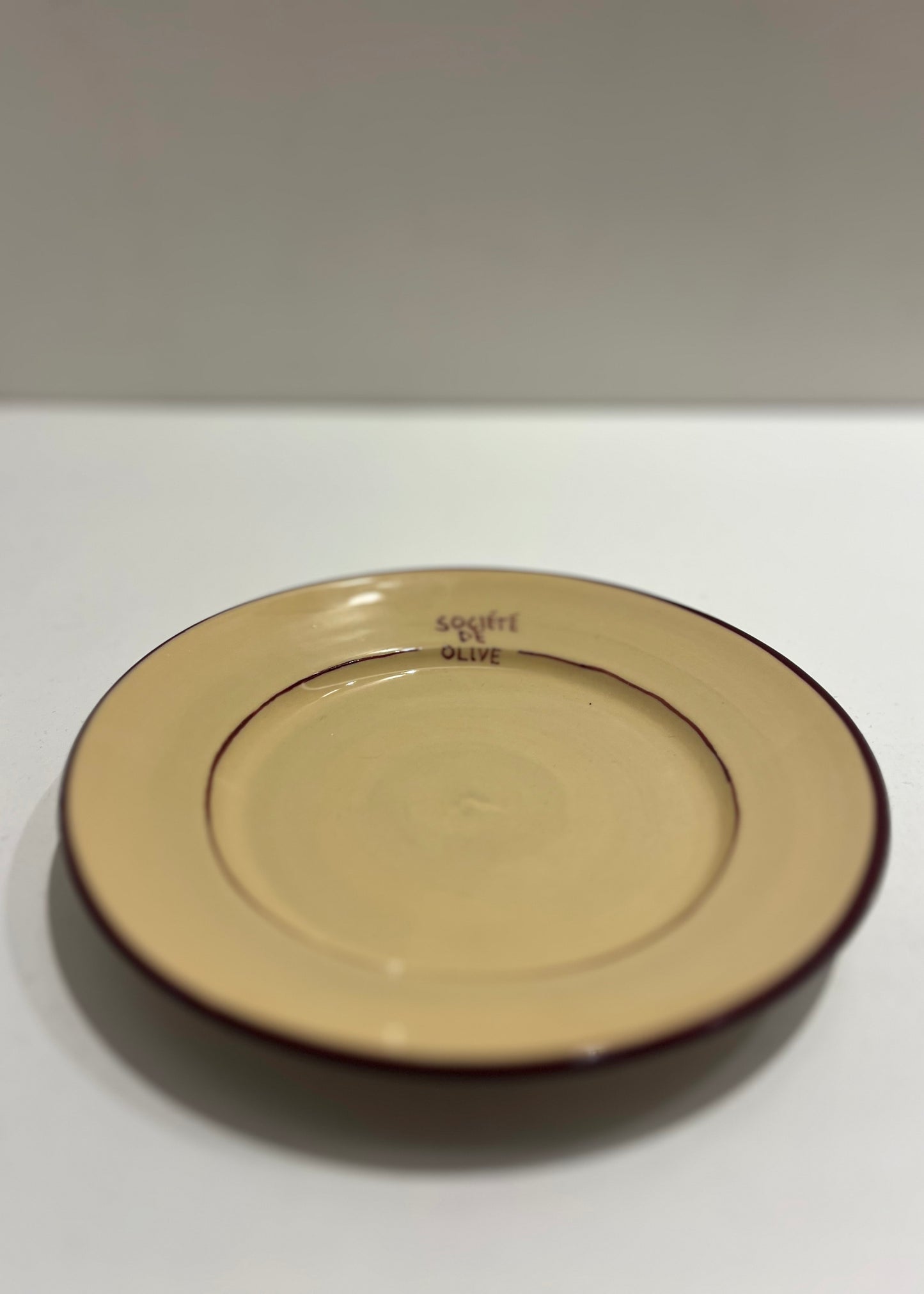 Assiette, Bistro, Röd kant