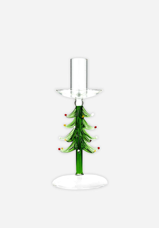 Ljusstake i glas formad som en julgran, med gröna grenar prydda med små röda, gula och vita prickar, på en fot i klart glas.